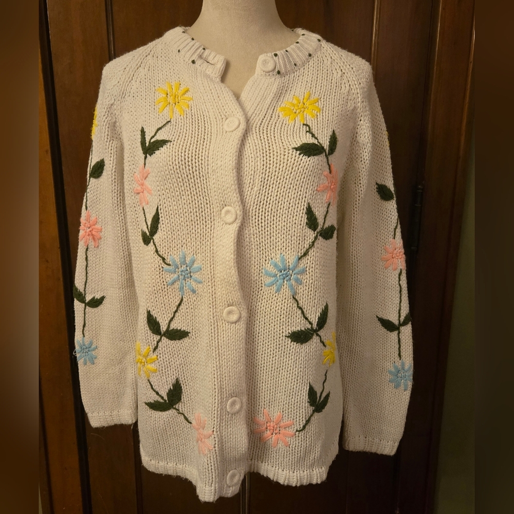 Cottage Core 60’s Acrylic Knit Cardigan Romantic Hand Embroidered Floral Spring
